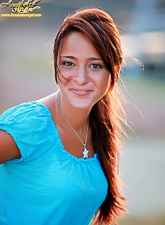 Annabelle Angel slowly takes her blue shirt outdoors and shows her hot body.