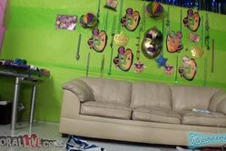 Stevie Shae takes her lingerie off on the sofa and gives her lover a good blowjob.