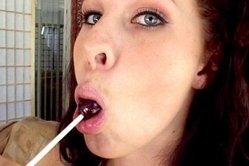 Gianna Michaels shows us her fantatic big jugs while she orally pleases a hung dude