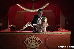 Cute queen is getting penetrated